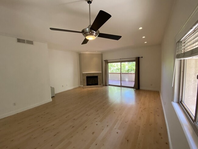 Foto del edificio - 3540 Ridgewood Way