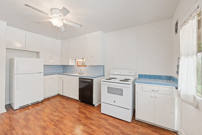 Building Photo - 417 W Gramercy Pl