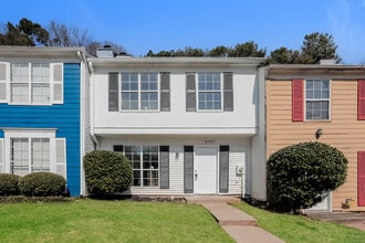 Building Photo - 5707 Wells Cir