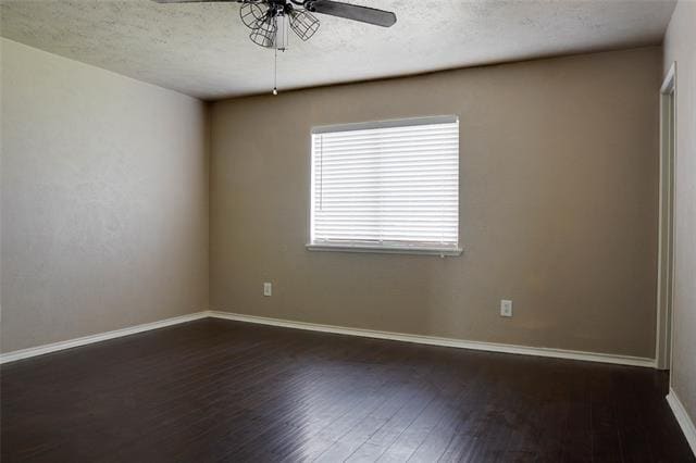 Building Photo - 728 Wandering Way Dr