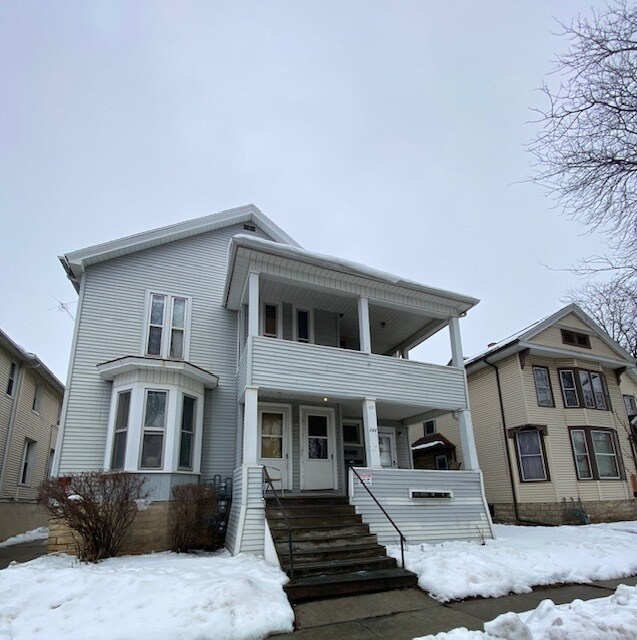 Foto del edificio - 131 E 2nd St