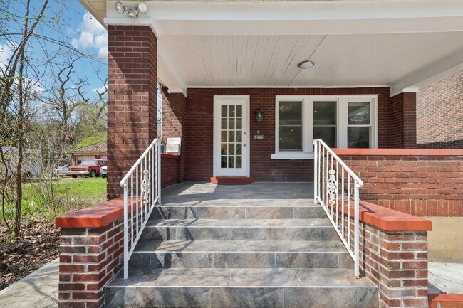 Foto del edificio - 3459 Beechwood Blvd