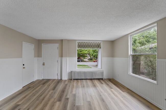 Foto del edificio - 2109 W Pacific Ave