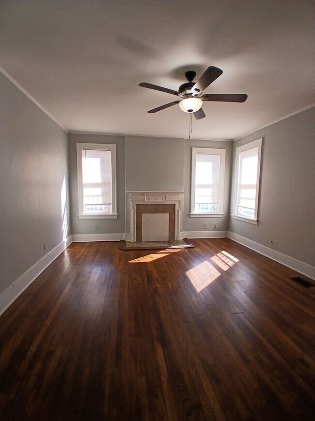 Foto del edificio - Thoughtfully Renovated 3-Bedroom, 1-Bath | Open to Section 8