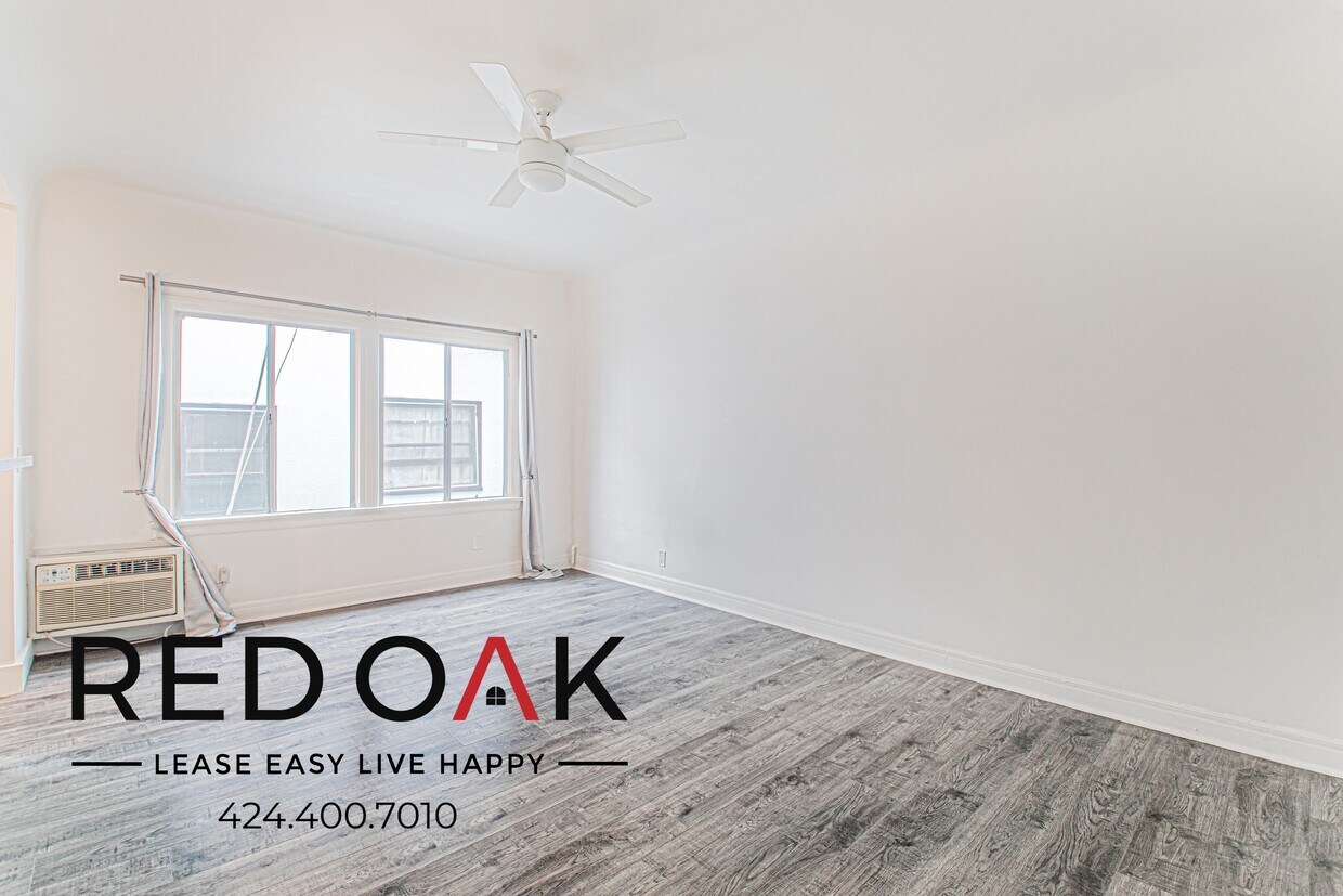 Foto principal - 121 N Kenmore Ave