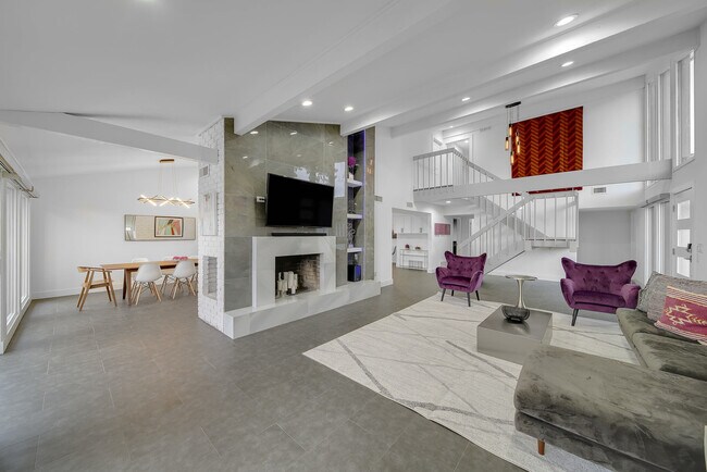 Foto del edificio - 313 Melorine Dr