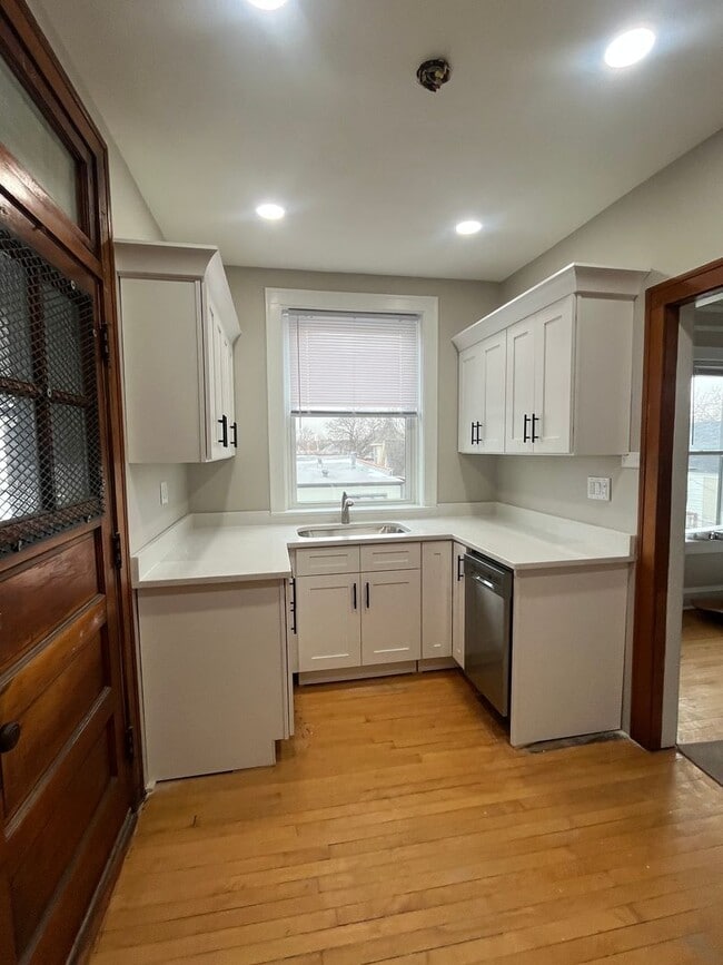 North Center New rehab Penthouse 1 bedroom - North Center New rehab Penthouse 1 bedroom