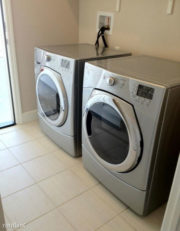Foto del edificio - 6 br, 3.5 bath House - 1170 Jasmine Way