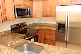 Building Photo - 1526 SE Royal Green Cir