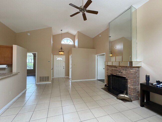 Photo - 625 Remington Oak Dr House