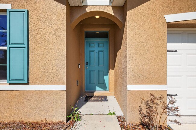 Foto del edificio - Available Now in Tavares | 2023 Built 4BR/2BA Home with 2-Car Garage