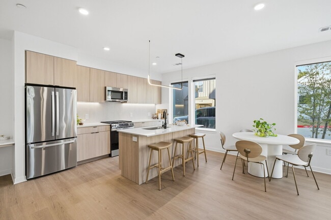 Building Photo - The Sylvan in the Woodlands