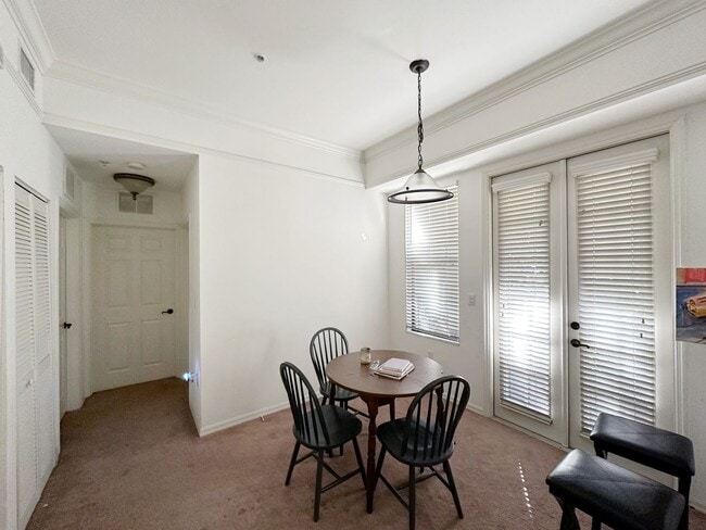 Foto del edificio - Saint Charles - Luxury 2 Bedroom, 2 Bathroom Condo