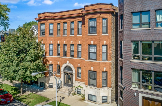 Building Photo - 3637 N Paulina St