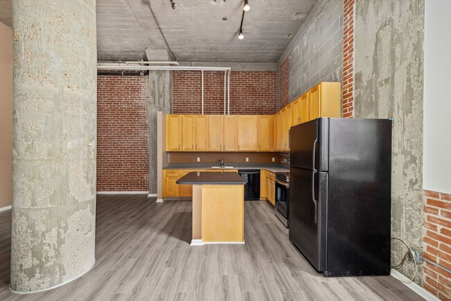 Building Photo - Urban Industrial Condo, Professionally Man...