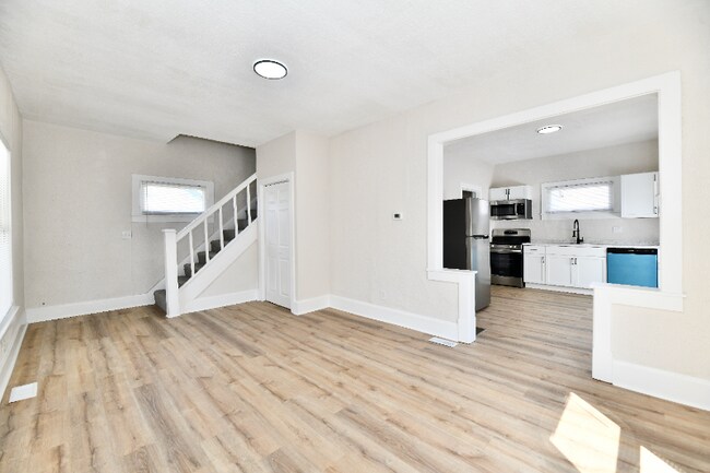 Foto del edificio - 1145 N Belleview Pl
