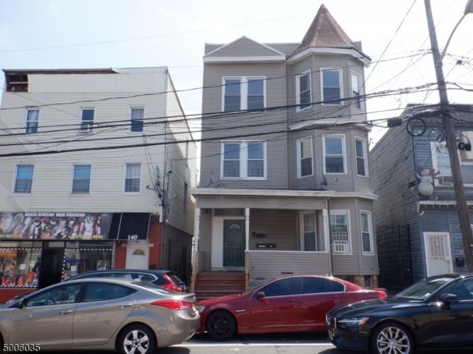 Primary Photo - 142 Hudson St