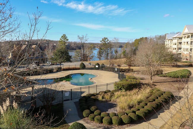 Building Photo - Furnished Condo on Logan Martin Lake