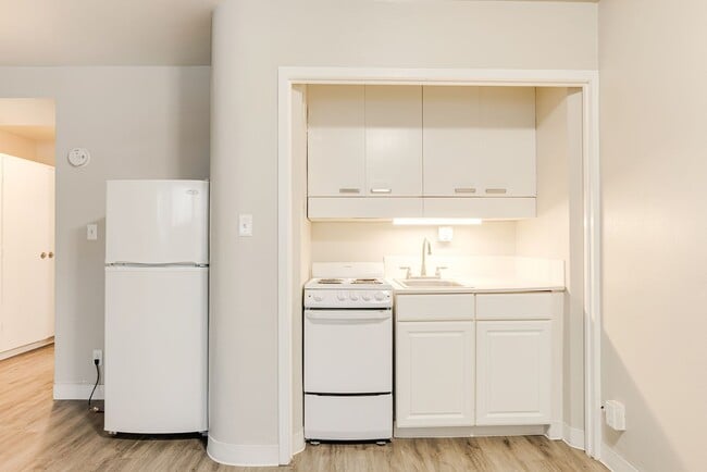 Interior Photo - Lee Apartments