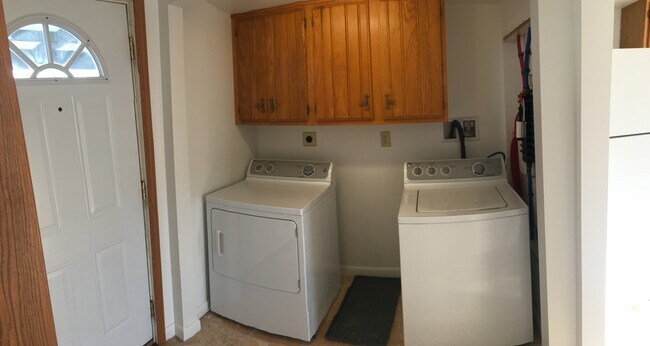 Building Photo - 459 State St
