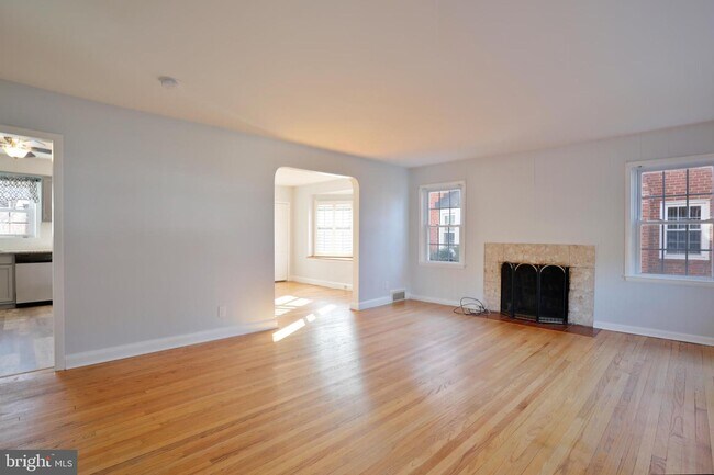 Building Photo - 8209 Pleasant Plains Rd