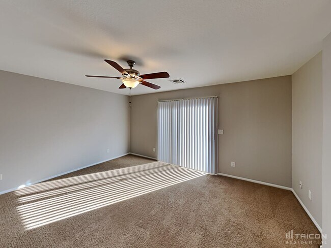 Building Photo - 2660 Sunrise Bluff Dr