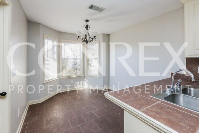 Building Photo - Beautiful 4 Bedroom Home!!