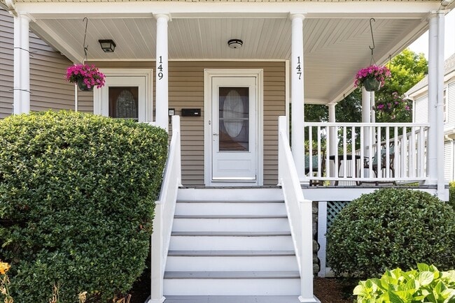 Building Photo - 147 Winslow Ave