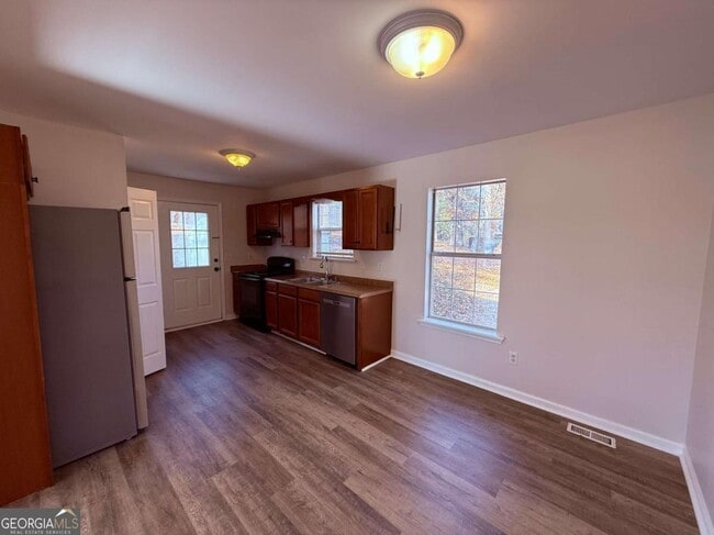 Foto del edificio - 4825 Red Oak Dr