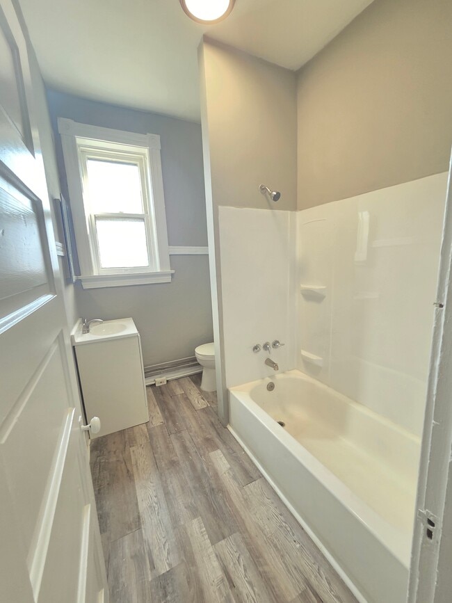 Building Photo - 3300 Keokuk St