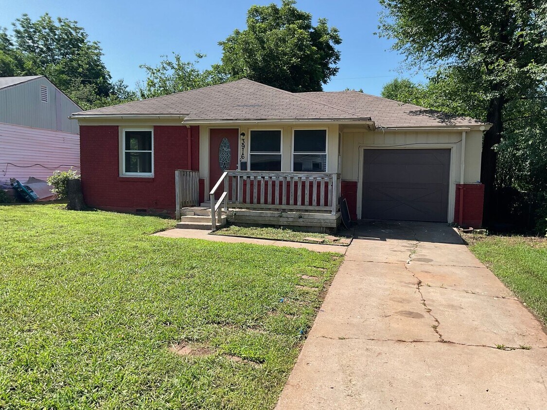 Foto principal - Cute two bedroom home with walking distanc...