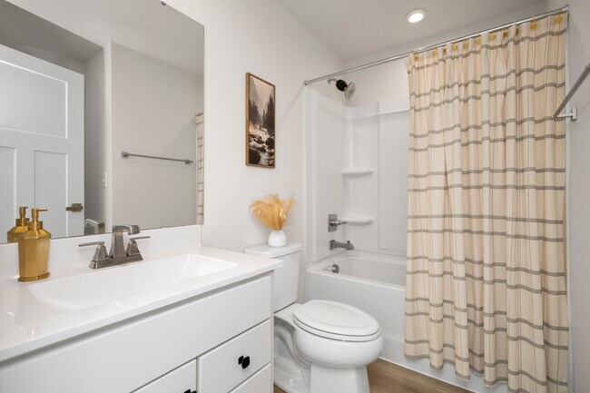 Building Photo - 302 Lydia St