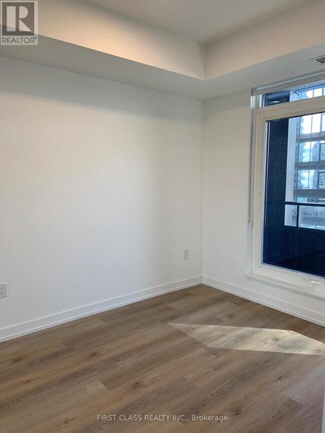 Building Photo - 395 Square One Dr