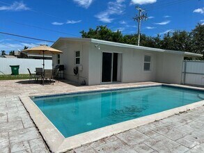 Building Photo - 5771 SW 38th Ct