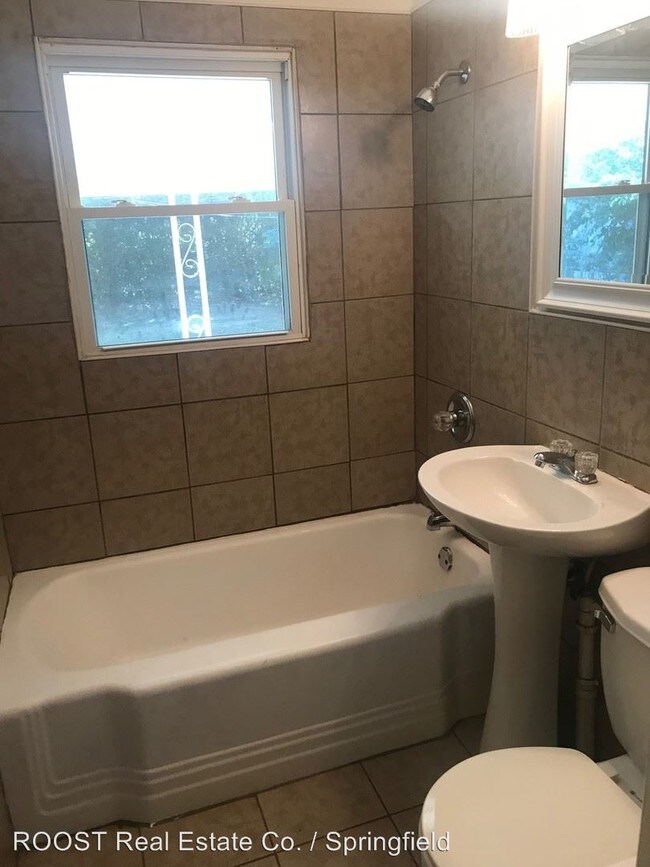 Building Photo - 2 br, 1 bath House - 2407 Van Buren Ave