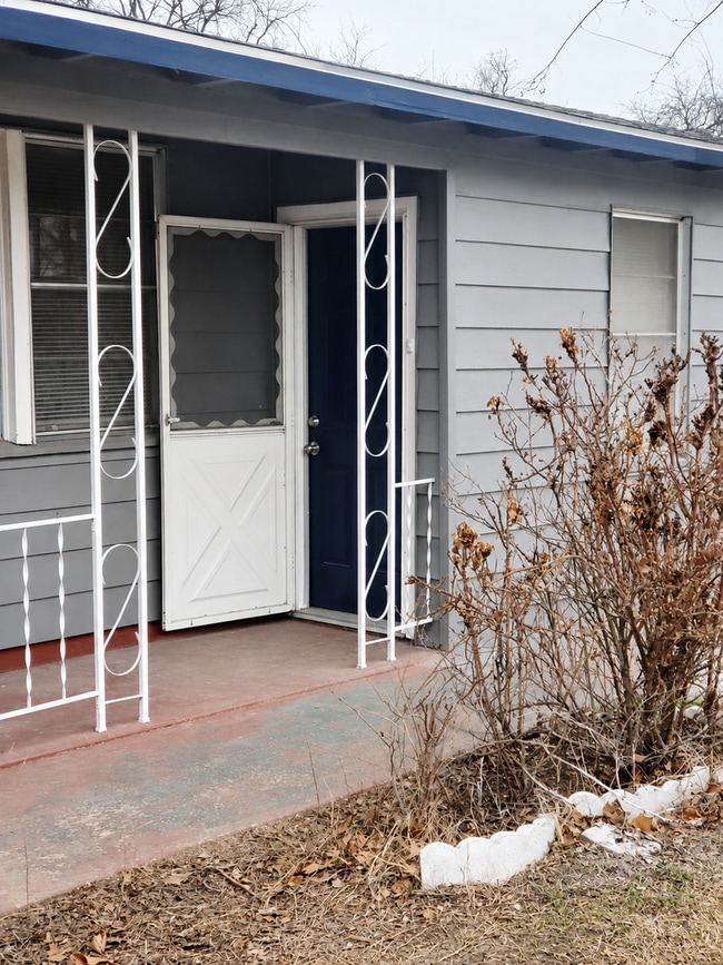 Building Photo - 4256 Standish Rd