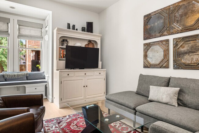 Foto del edificio - 1408 Pleasant St