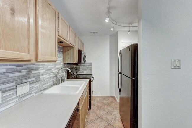 Building Photo - 3115 Helms St