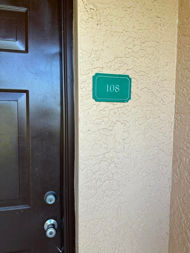 Foto del edificio - 161 SW Palm Dr