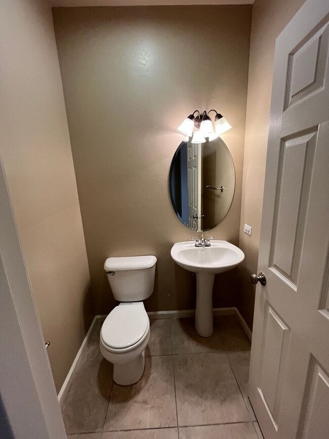 Building Photo - Immaculate home for rent located in the Vi...
