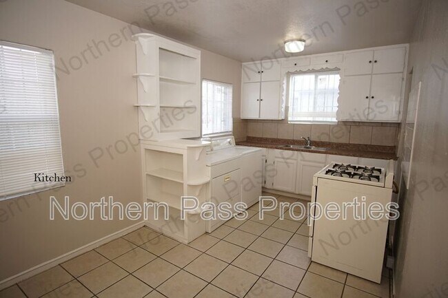 Building Photo - 1421 Howze St