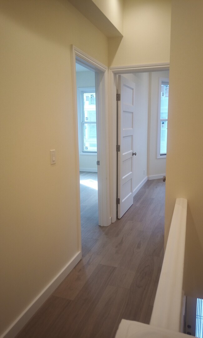 Hallway 1 - 516 Natoma St