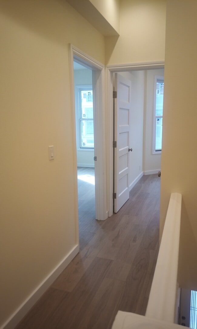 Hallway 1 - 516 Natoma St