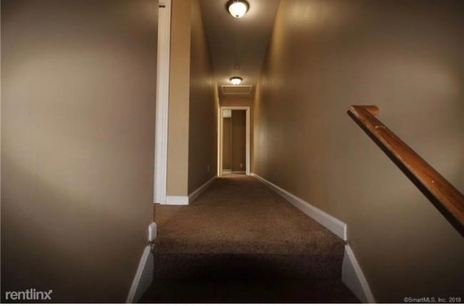 Building Photo - 3 br, 2 bath Apartment - 279 Martin st