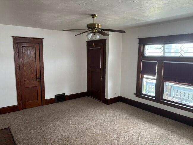 Living room - 1225 W 8th St