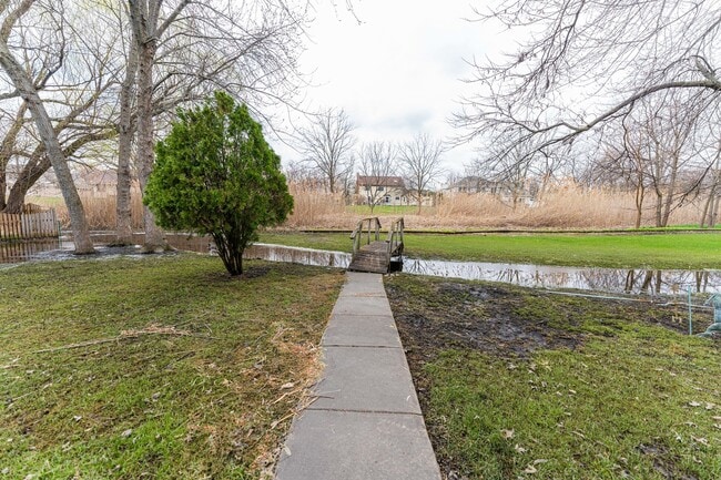 Building Photo - 250 Pheasant Ln