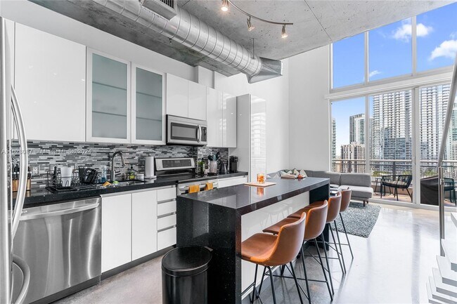 Building Photo - 690 SW 1st Ct