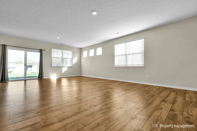Foto del edificio - 5851 Ryman Dr