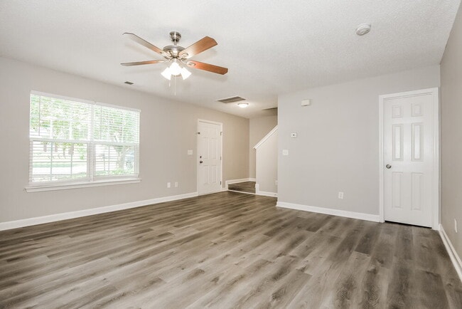 Building Photo - 326 Kingville Dr