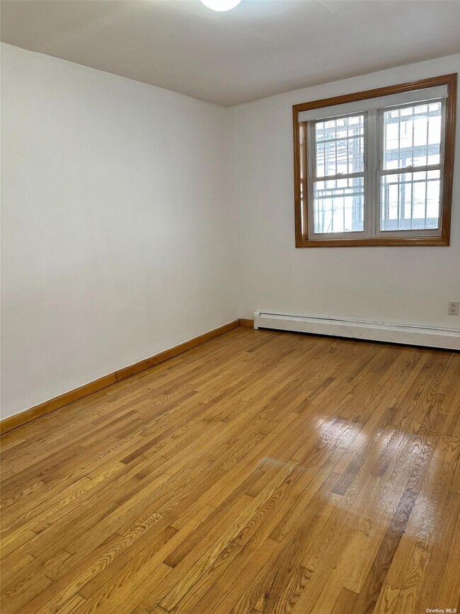 Building Photo - 136-07 59th Ave